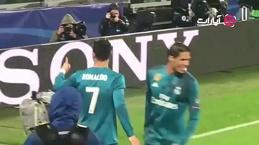 نگاه های متفاوت به تشکر رونالد...