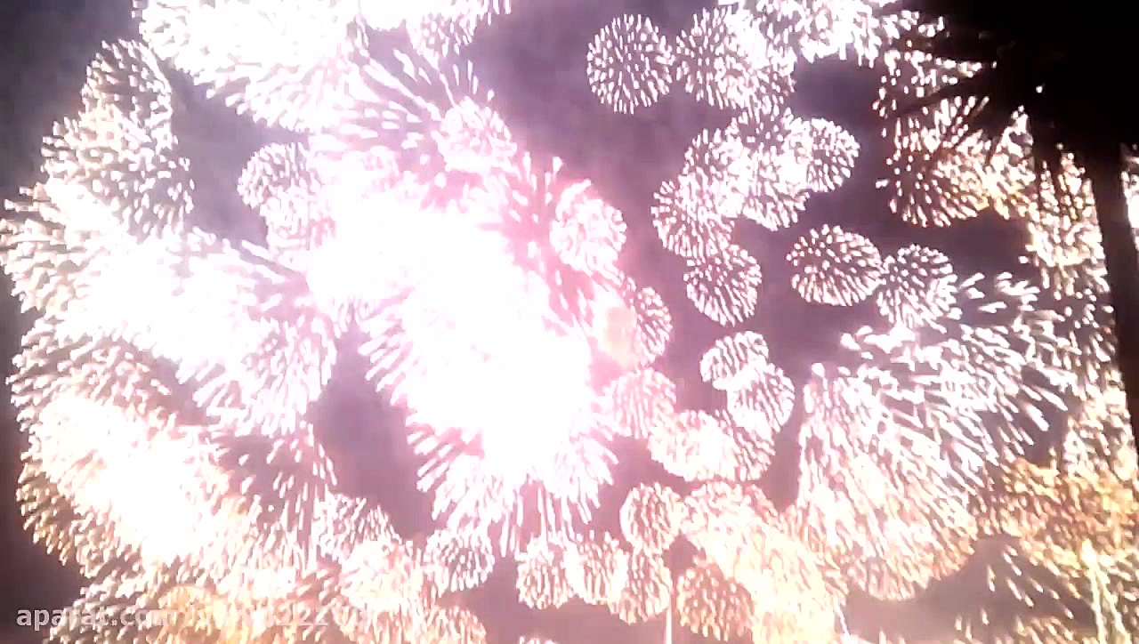 38 inch fireworks shell on Mal...