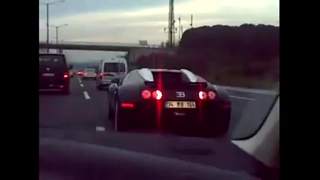 بوگاتی ویرون در ترافیک!!!!!!