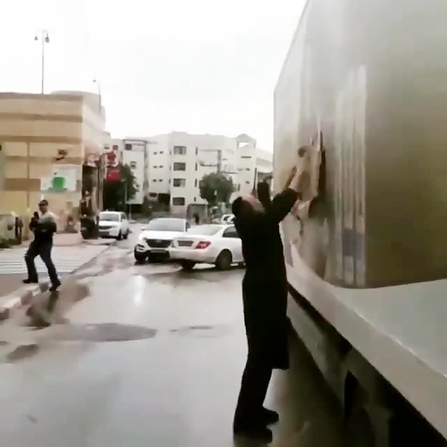 پوشاندن عکسهای لخت در تبلیغات...