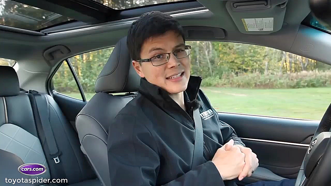 تویوتا کمری 2018 در مقابل هوند...