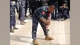 خوردن زنده حیوانات توسط ارتشی...