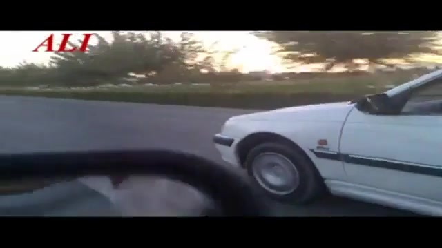 ضایع شدن پژو پارس توسط وانت با...