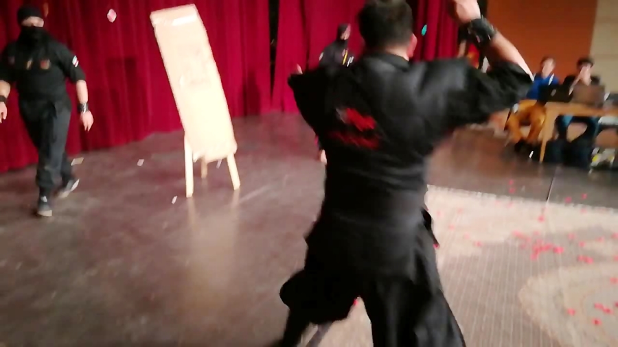 نینجا شوراکین   بهنام طیب نیا...