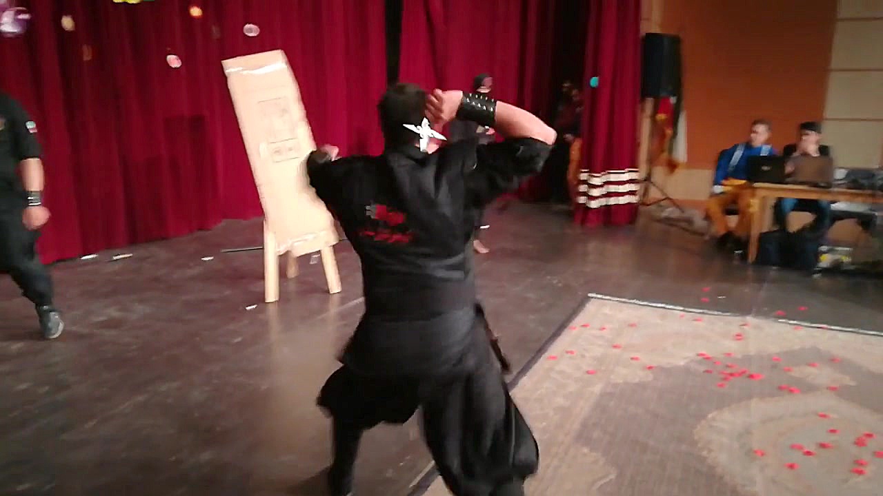 نینجا شوراکین   بهنام طیب نیا...