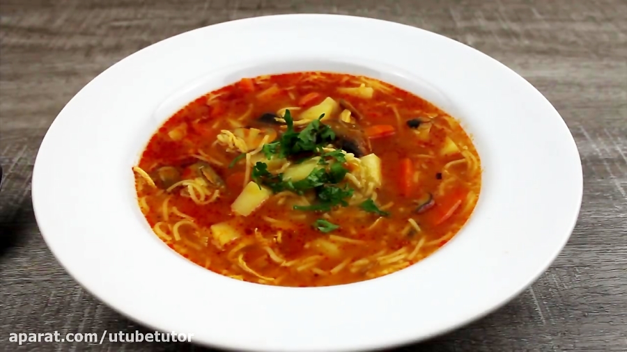 سوپ ورمیشل مرغ و سبزیجات