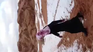 گیر کردن در برف