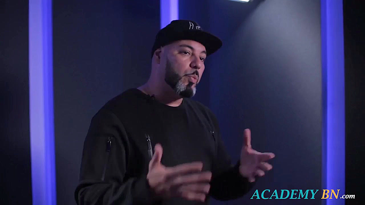 دانلود آموزش تصویری کار با دست...