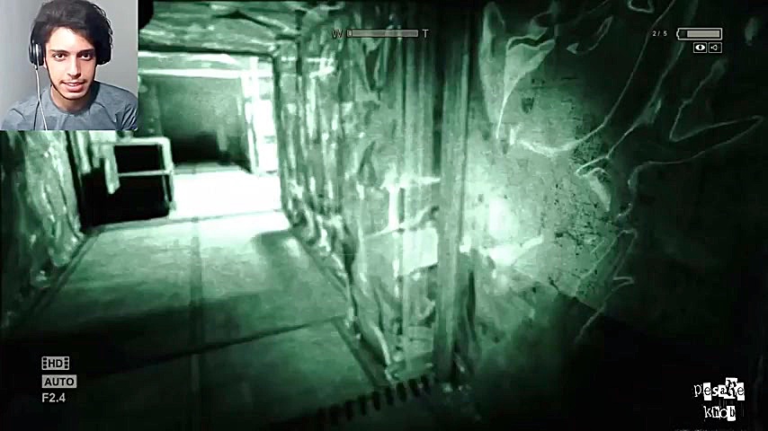 ریدن به روایت تصویر  Out Last...