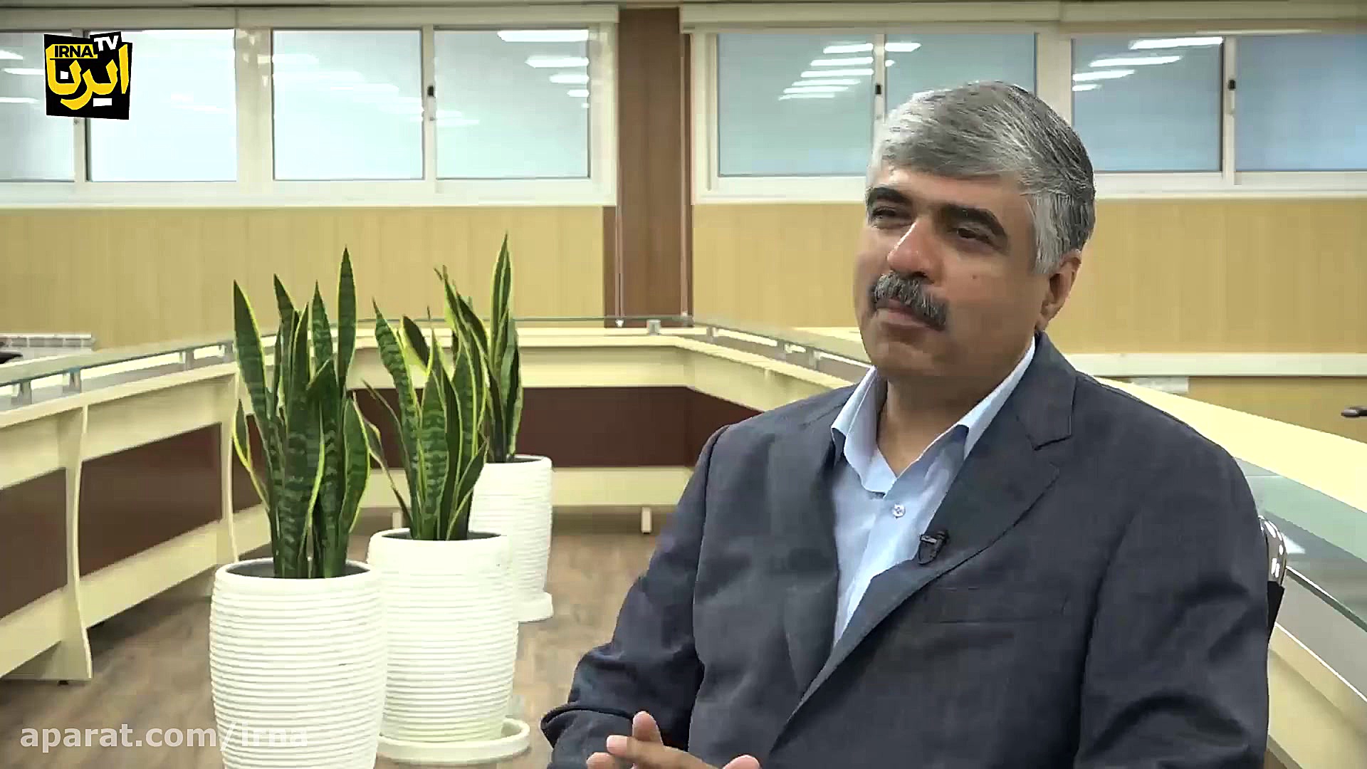 هیچ کس اجازه ندارد به با هم بو...