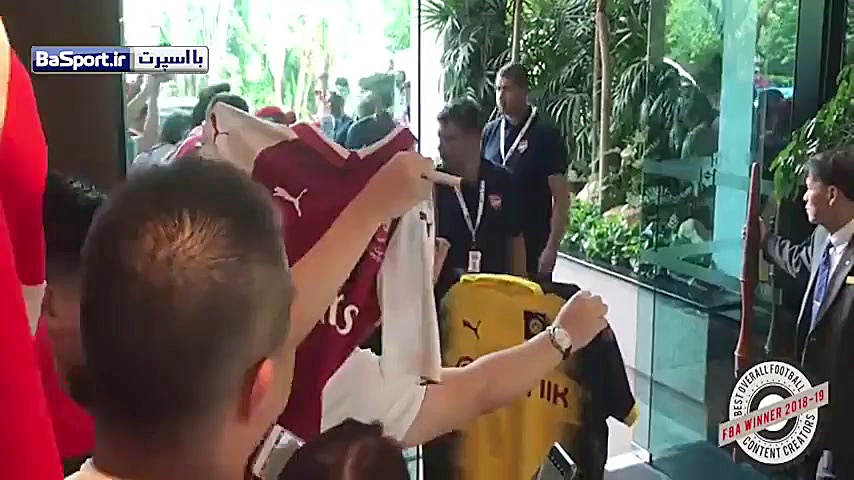 امضا دادن اوبامیانگ و لاکازت ب...