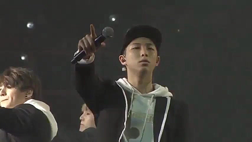 اولین کنسرت بی تی اس با زیرنوی...