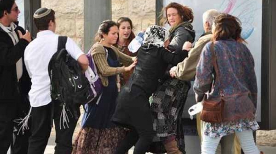 عاقبت تکان دهنده زنی که مقابل...