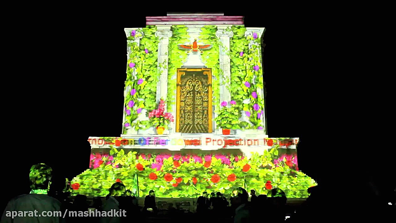 شاهنامه خوانی فردوسی در جلوی آ...