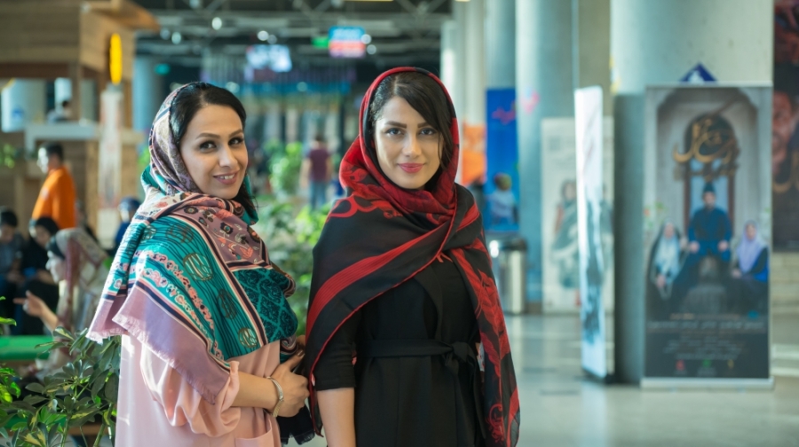 با ما سینما را به خانه ببرید