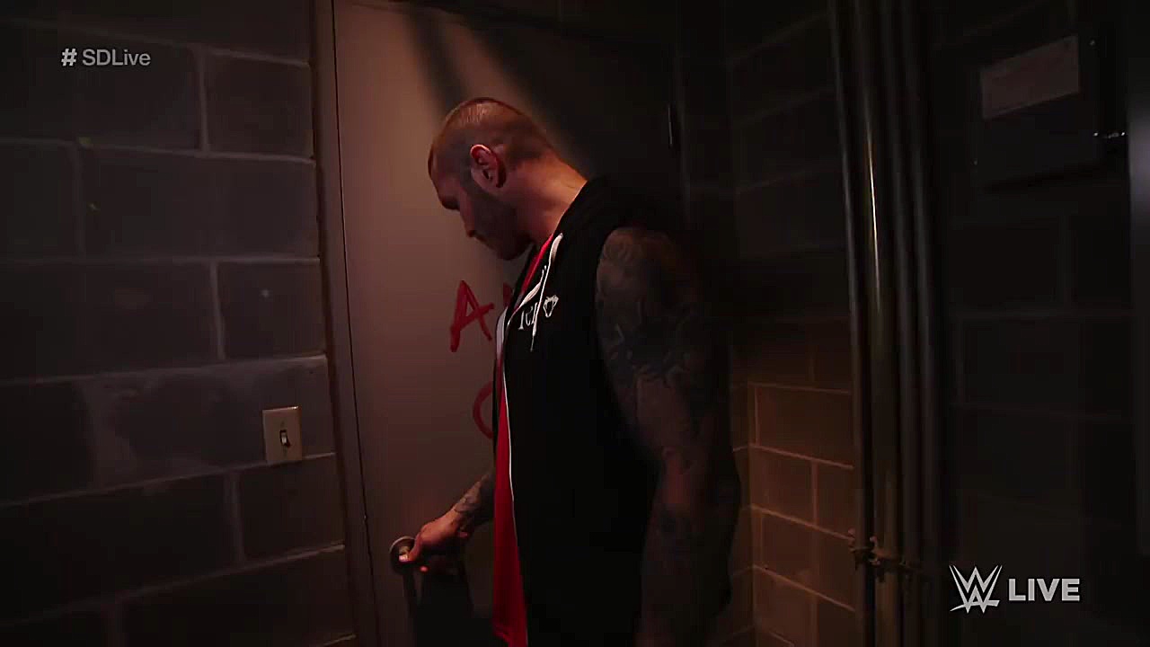 مسخره بازی بری وایت برای رندی...