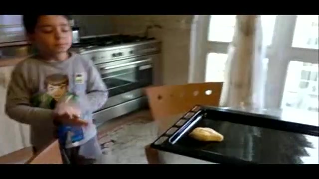 طرز تهیه نان سنتی توسط دانش آم...