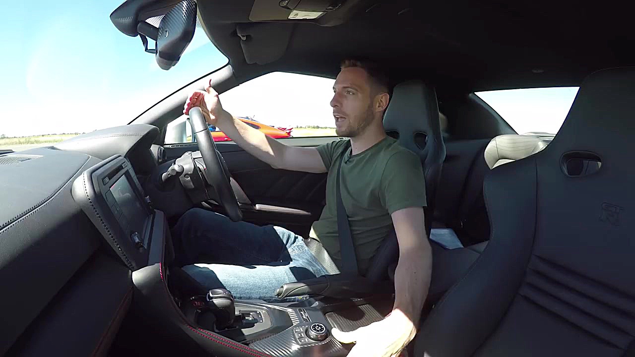 درگ ب ام و M5 با نیسان GT R و...