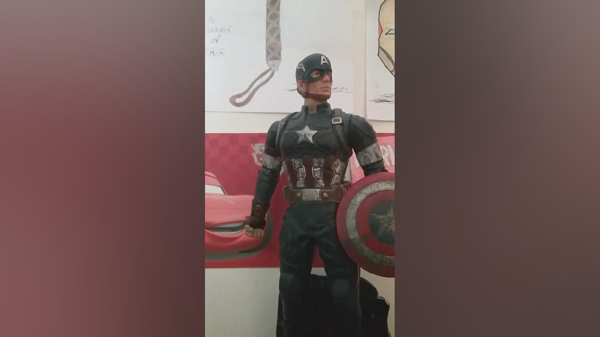 ریویو ی کاستم مجسمه ی کاپیتان...