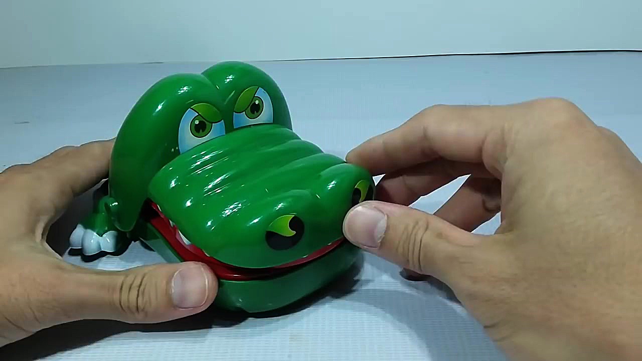 Crocodile& 039;s Teeth Game Su...