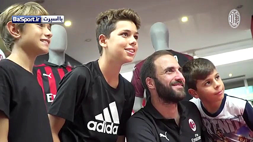 دیدار هواداران آث میلان با هیگ...