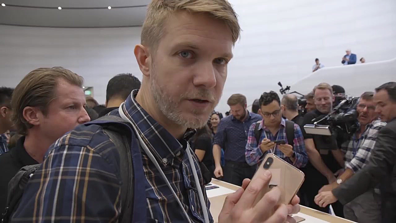 نگاه نزدیک به آیفون XS و آیفون...