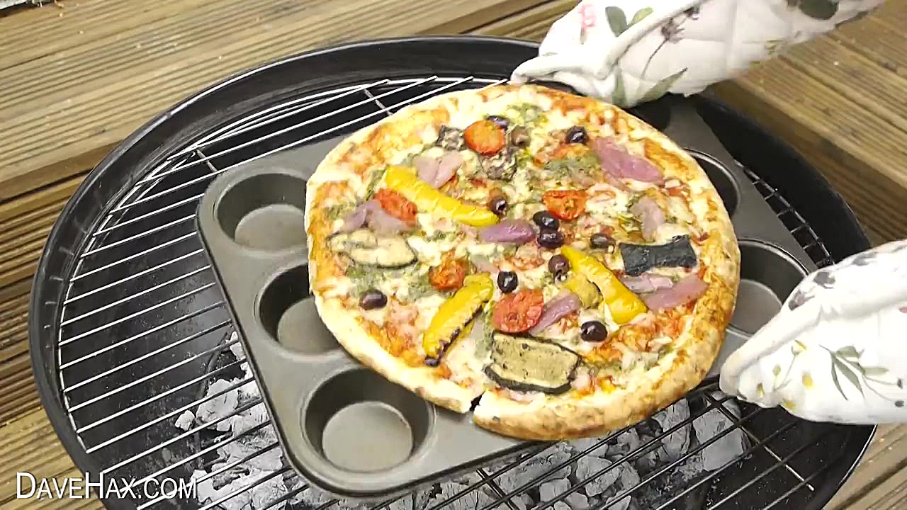 How to BBQ Pizza  Summer Grill...