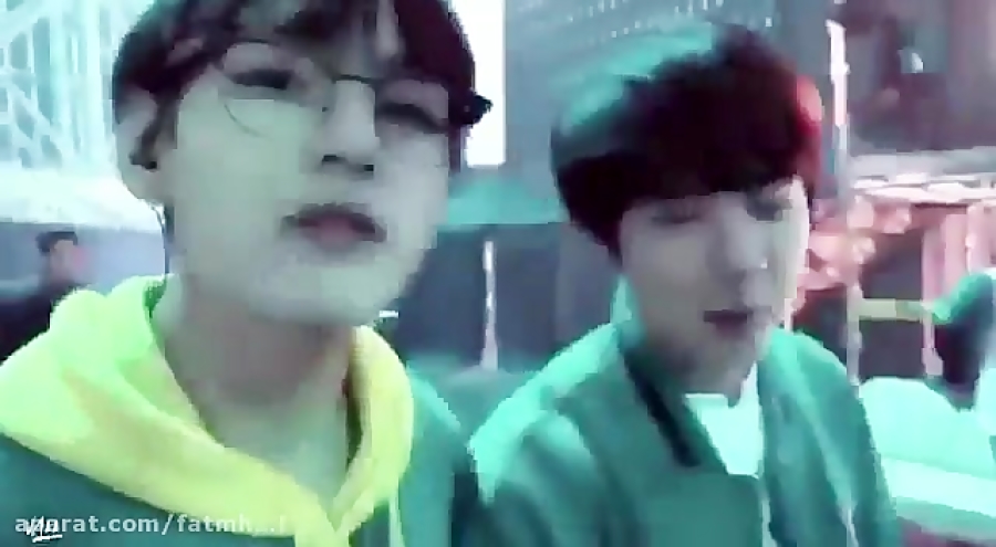 بی تی اس بوس کردن های وی (تهیو...