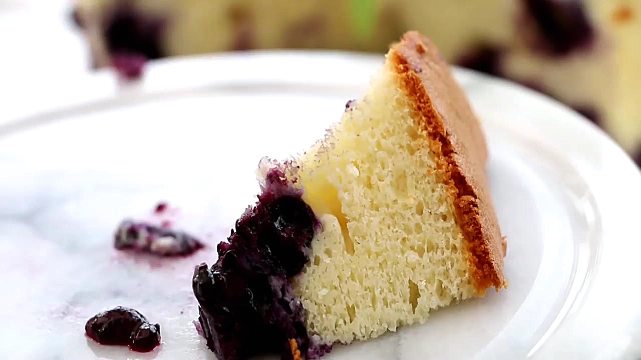 Soft, Fluffy Light: Yogurt Cak...