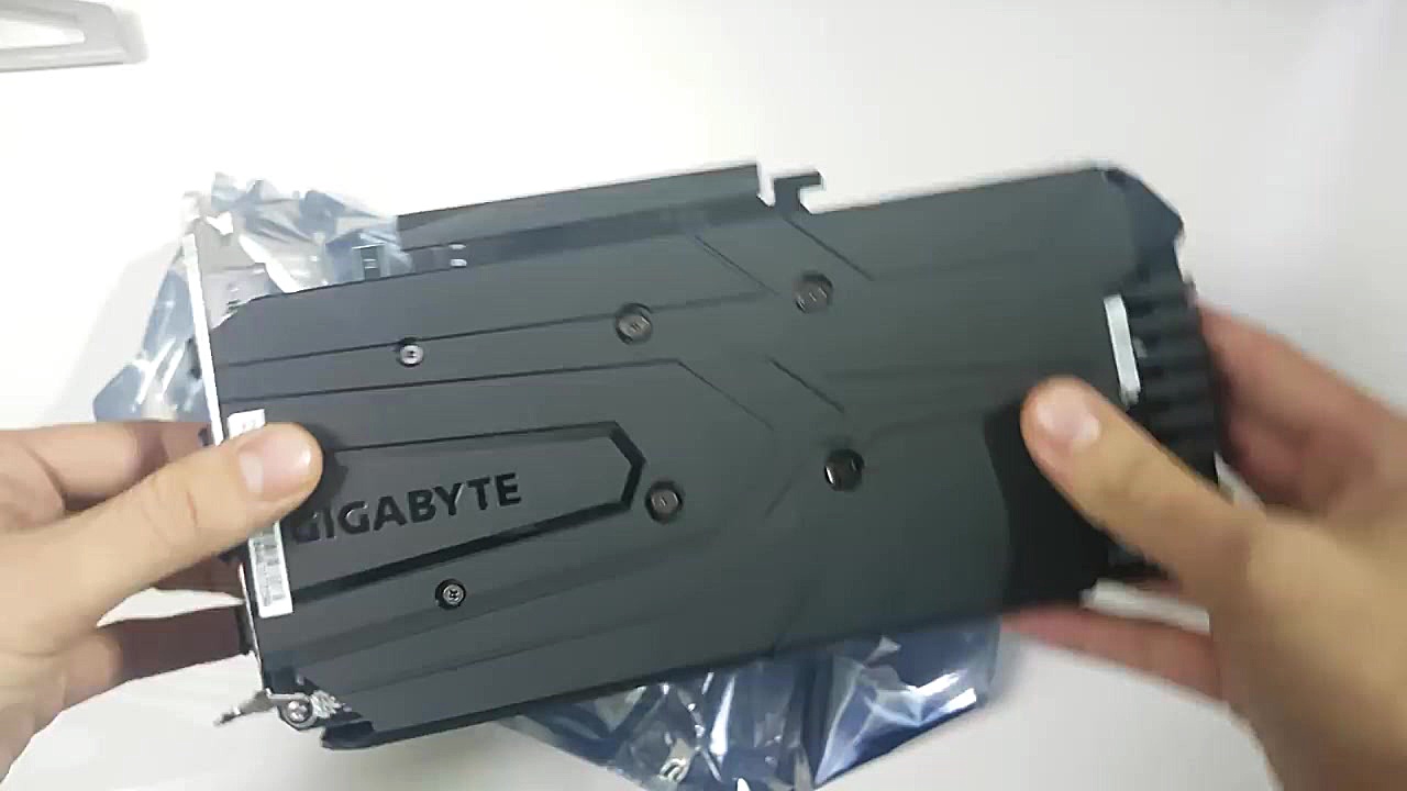 جعبه گشایی کارت گرافیک Gigabyt...