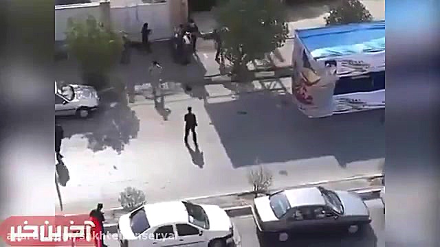 لحظه درگیرى نیروهای امنیتى با...