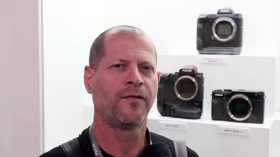 رونمایی از دوربین فرمت مدیوم ف...