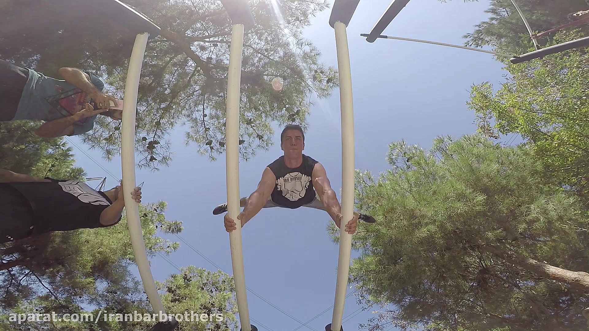 حرکات نمایشی کلیستنیکس از تیم...