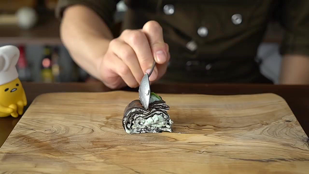 کرپ رول شکلاتی Chocolate mint...