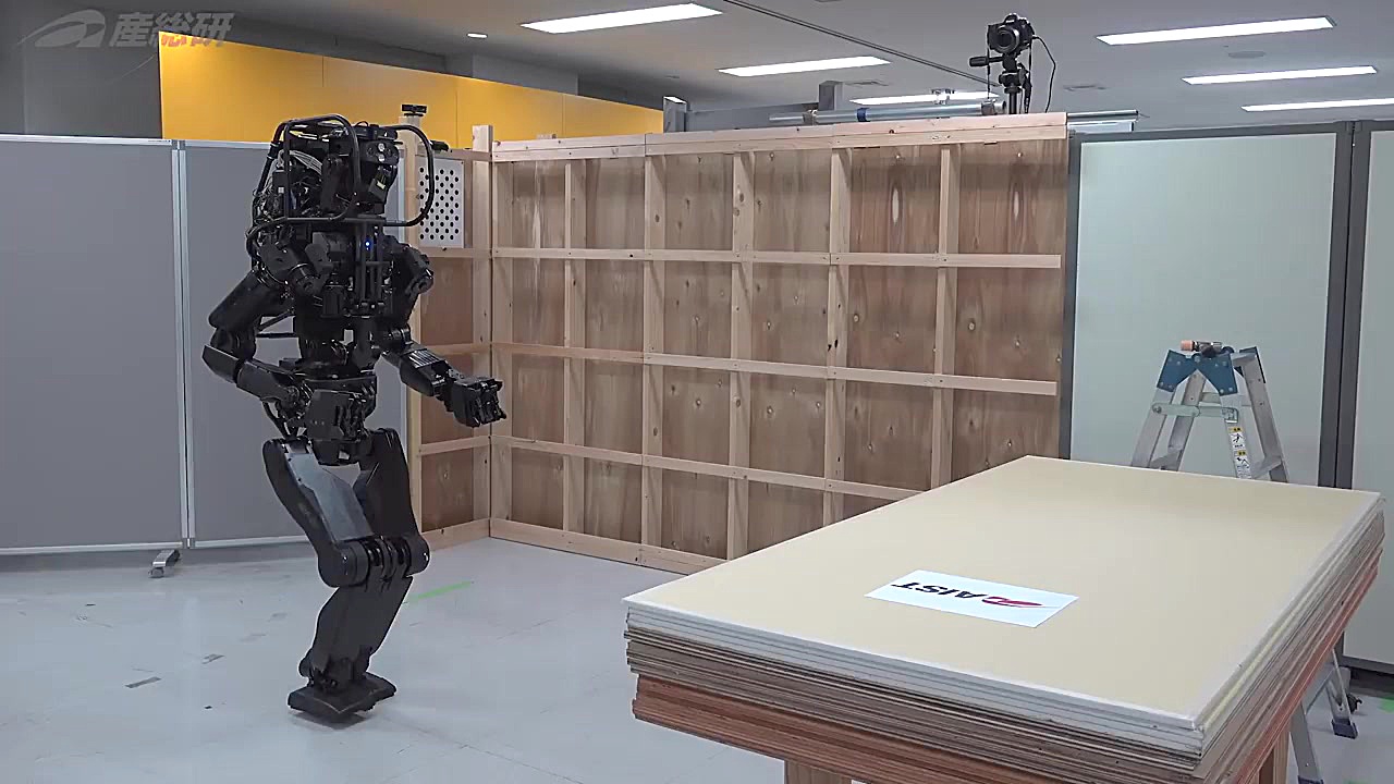 این ربات ژاپنی می تواند دیوار...