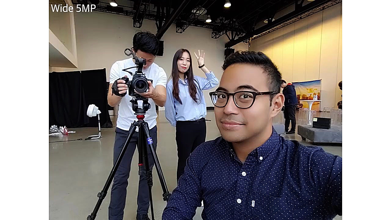 نگاهی به گوشی ال جی LG V40 Thi...