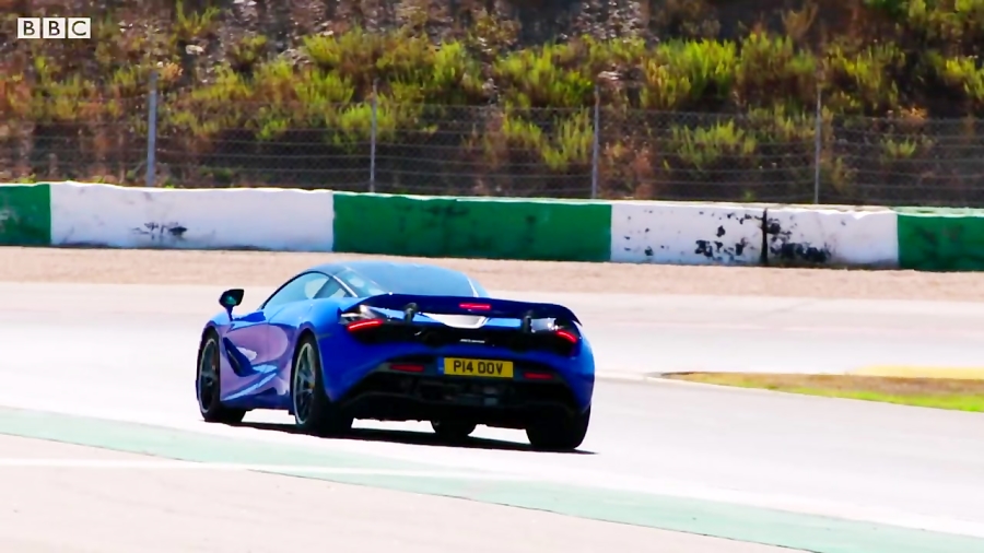 مک لارن 720s در مقابل مک لارن...