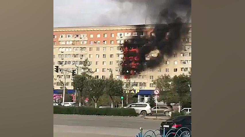 آتش سوزی مهیب در ساختمان