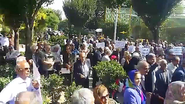 تجمع بازنشستگان جلوی سازمان بر...
