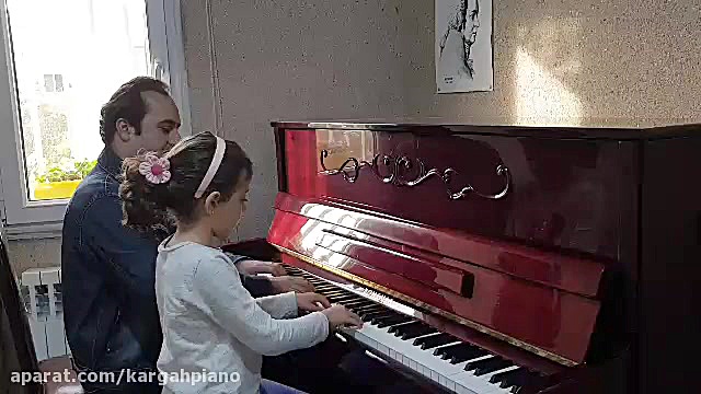 اموزش پیانو با هنرجوی خوبم ویا...