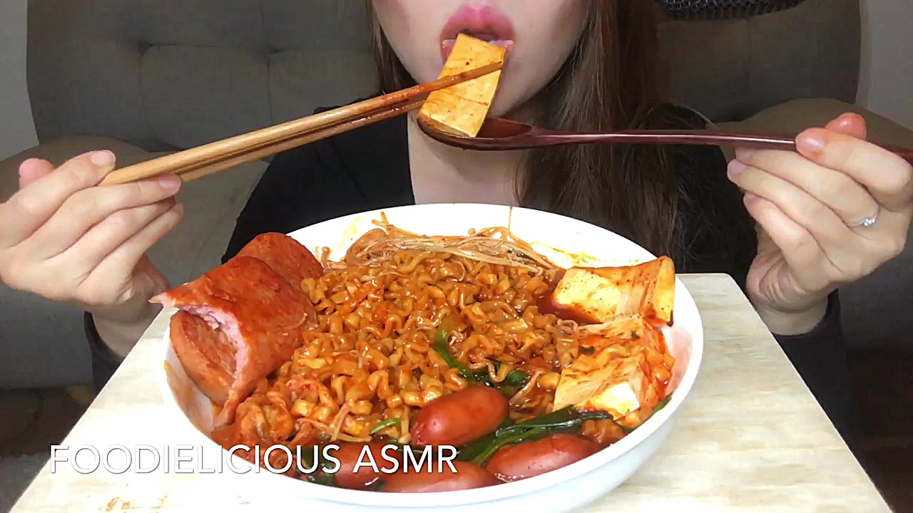 چالش غذا خوردن(نودلیت)❤️فالو=ف...