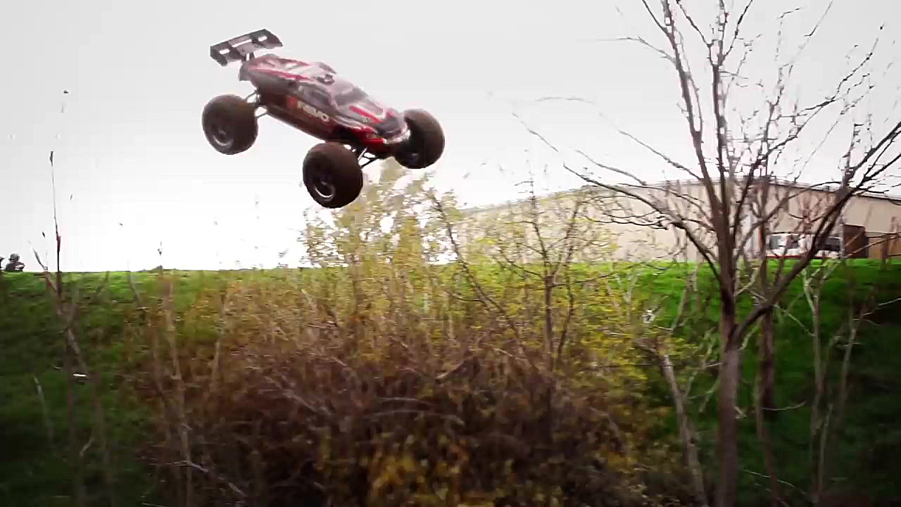 ماشین کنترلی Traxxas E Revo پر...