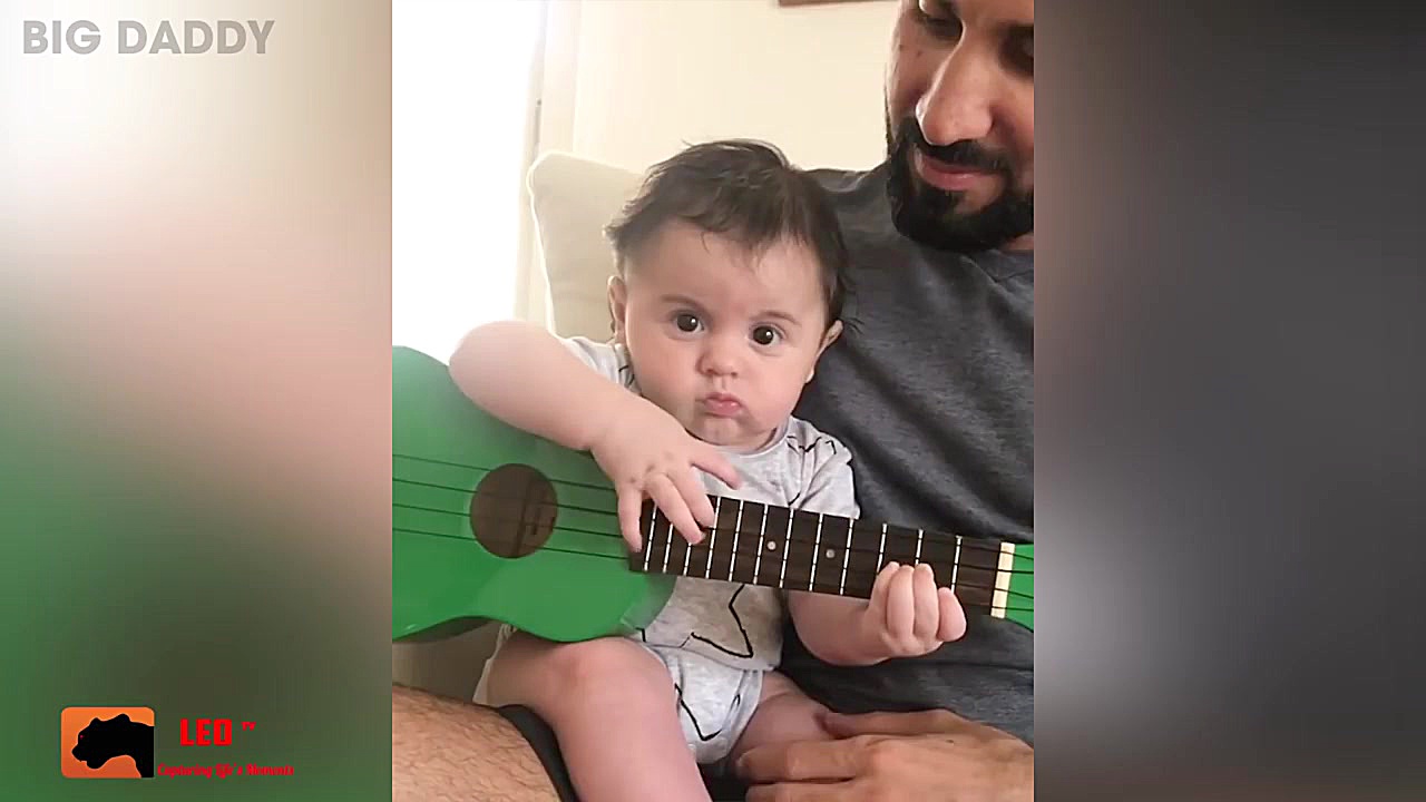 لحظه شادی پدر و کودک