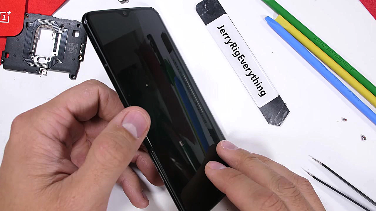 کالبدشکافی وان&zwnj;پلاس 6T