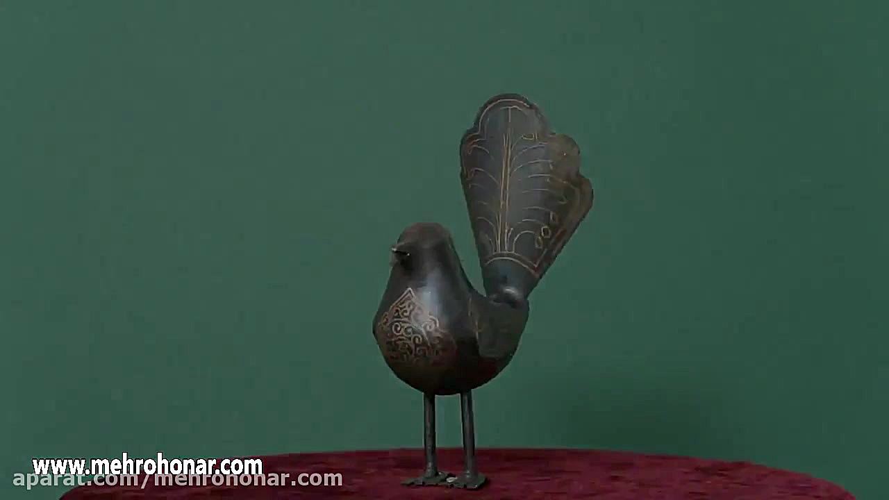 مجسمه گنجشک دهن باز