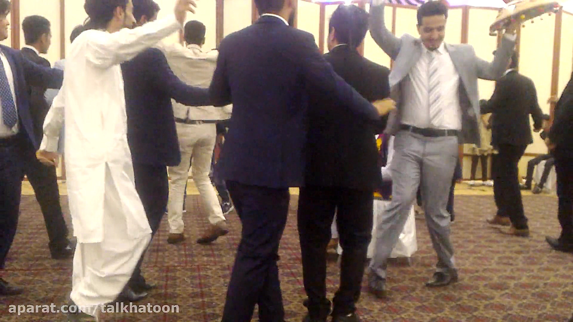 رقص قبل از مراسم خِنا (حنا)