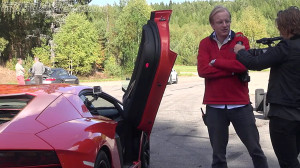 لامبورگینی اونتادور در مقابل ف...