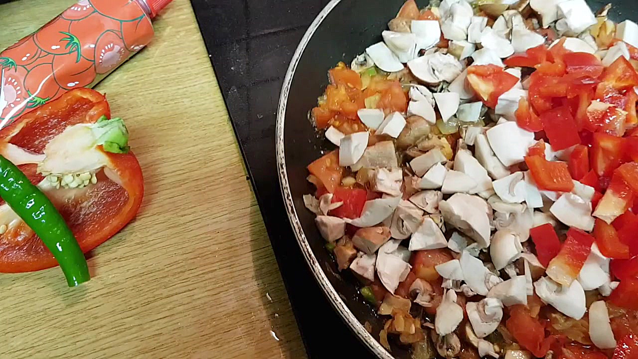 خوراک قارچ و لوبیا بدون گوشت