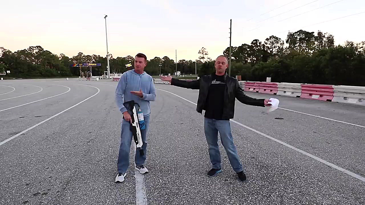 Lamborghini Urus در مقابل Tesl...