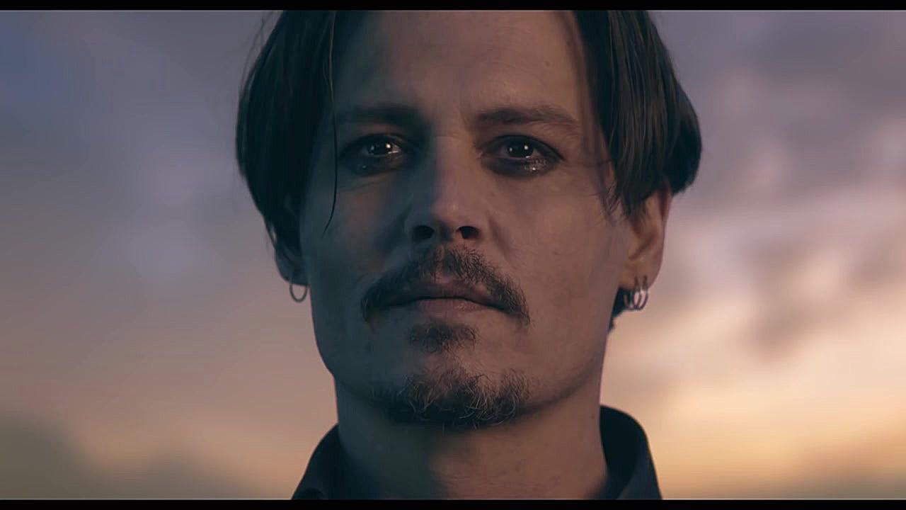 تبلیغ عطر پرطرفدار Dior Sauvag...